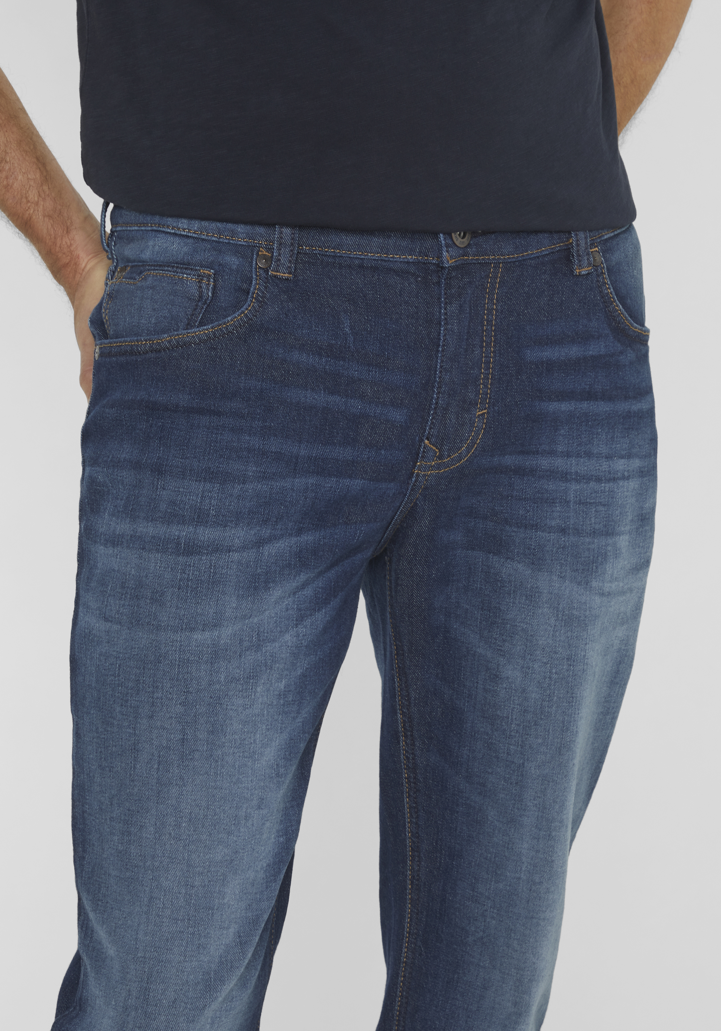 802287184000-4481_3_herren-regular-fit-jeans-ben-paddocks.jpg