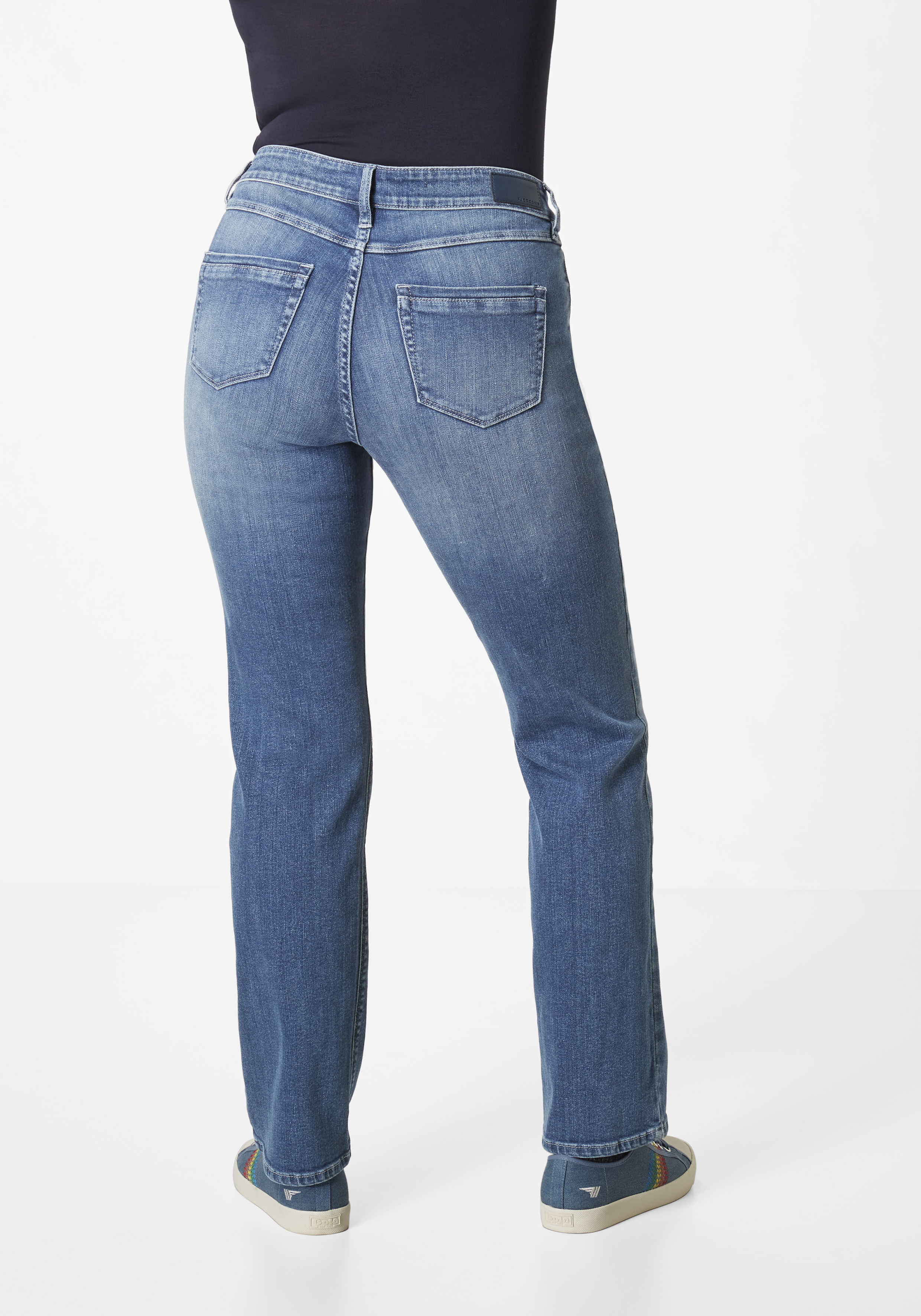 605527138000-4633_10_damen-straight-jeans-stretch-lara-paddocks.jpg