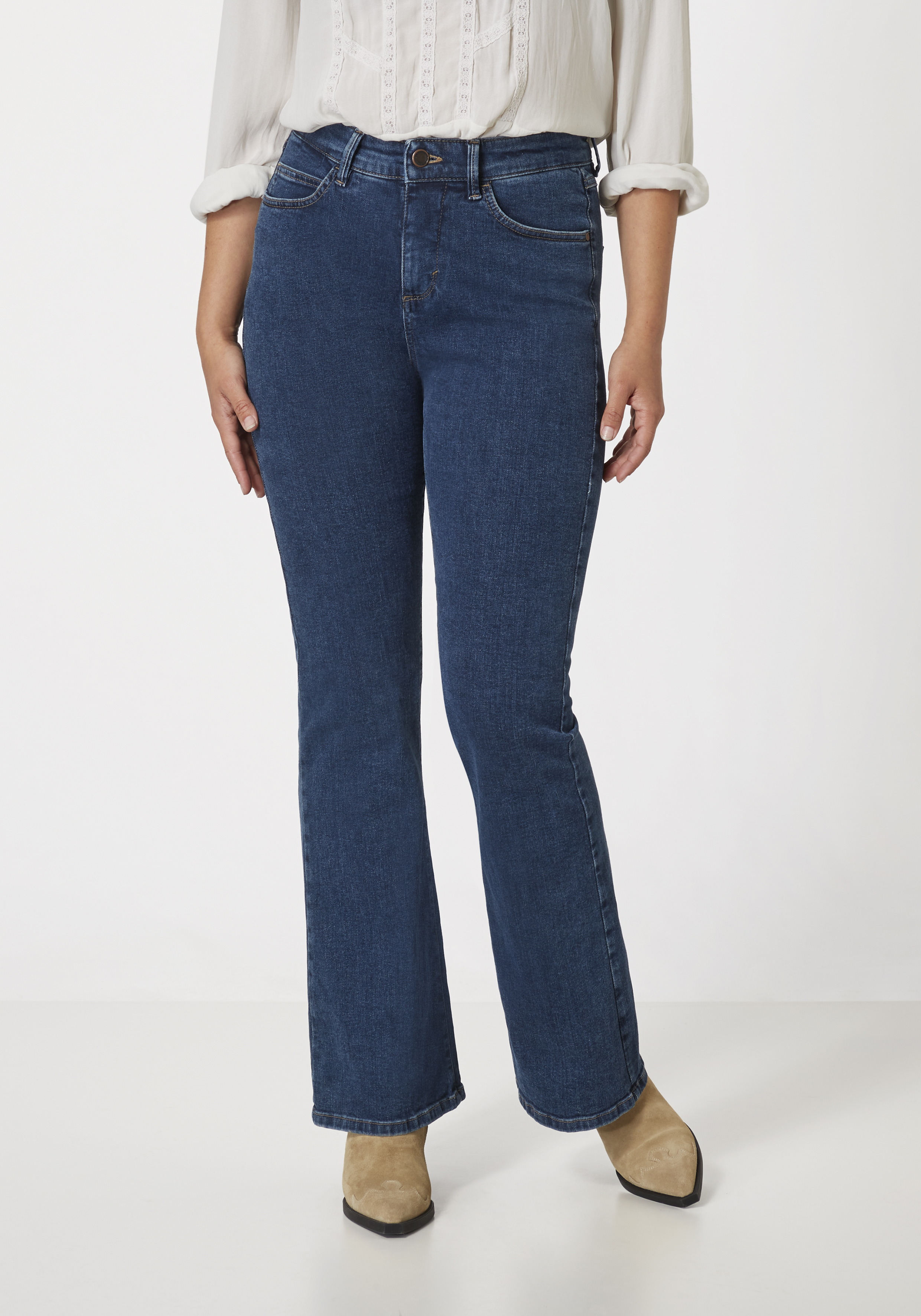 605057026000-4639_9_damen-straight-jeans-bootcut-jane-paddocks.jpg