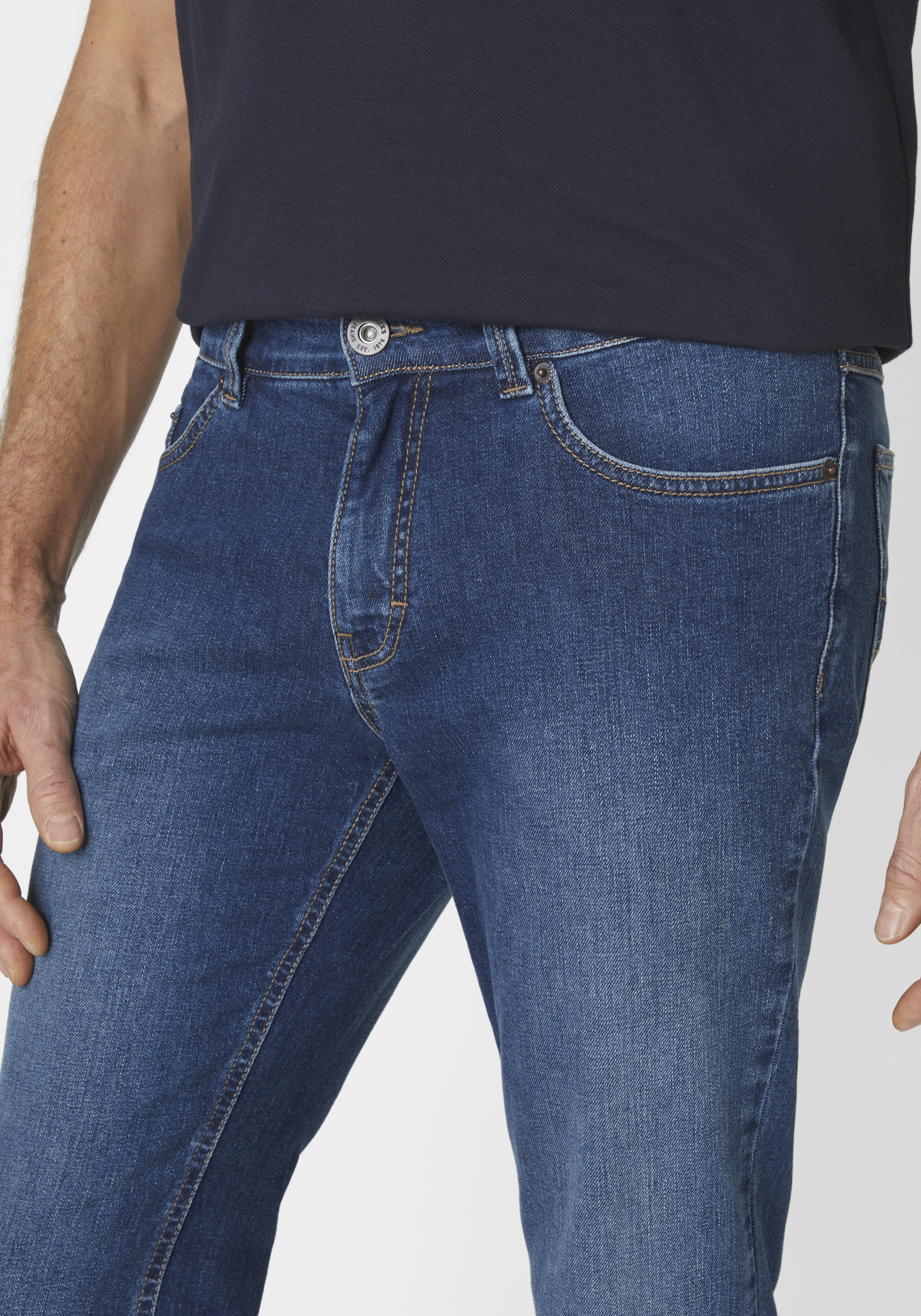 802047133000-4310_3_herren-slim-fit-jeans-pipe-50-jahre-paddocks.jpg