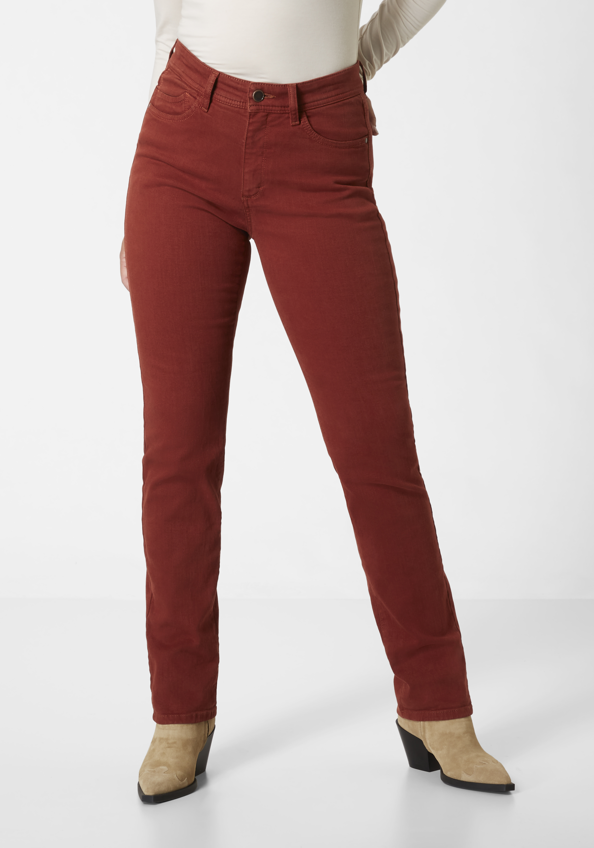 605597299000-1439_9_damen-slim-fit-jeans-pat-paddocks.jpg