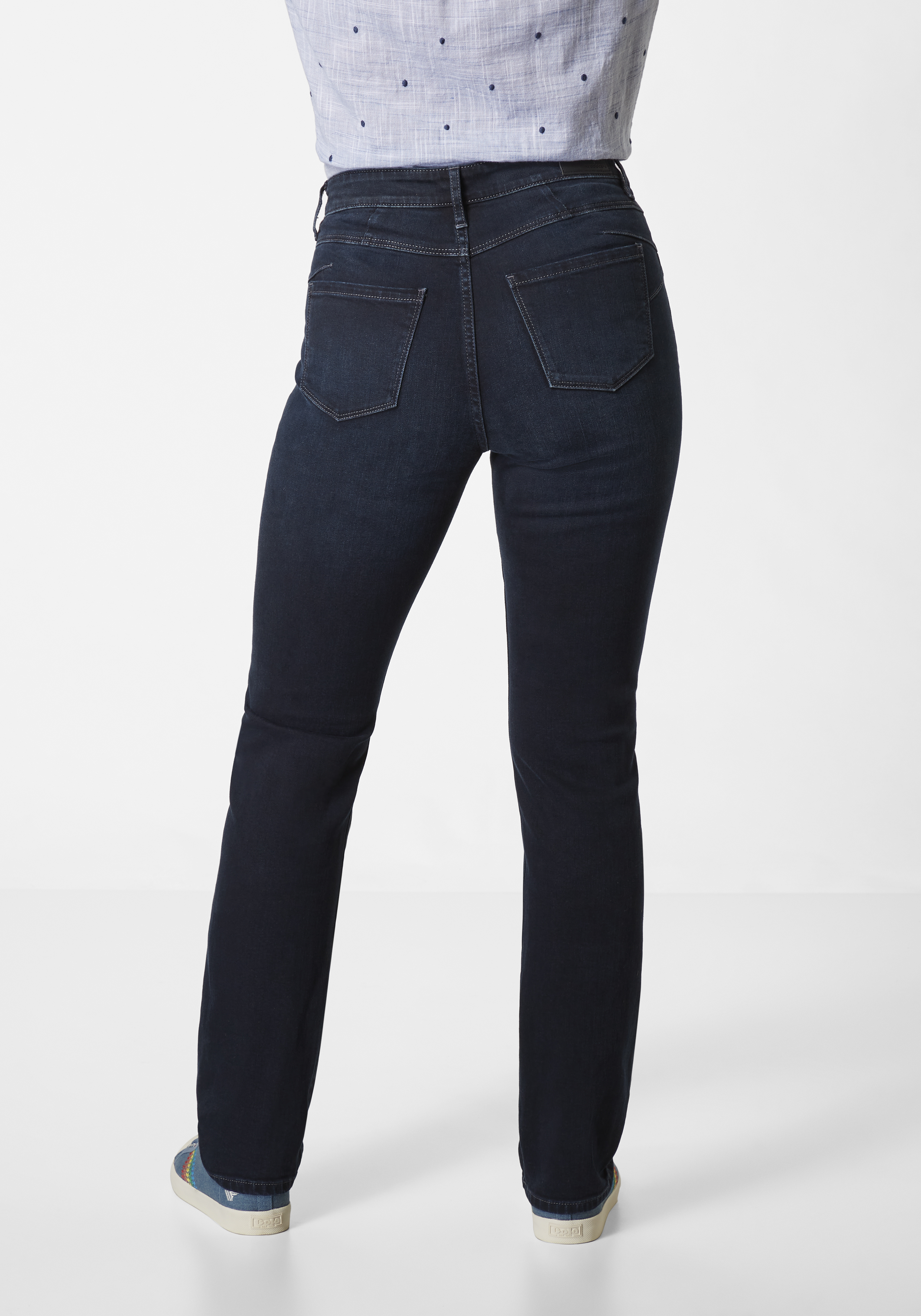 605327275000-5744_10_damen-stretch-jeans-pat-paddocks.jpg