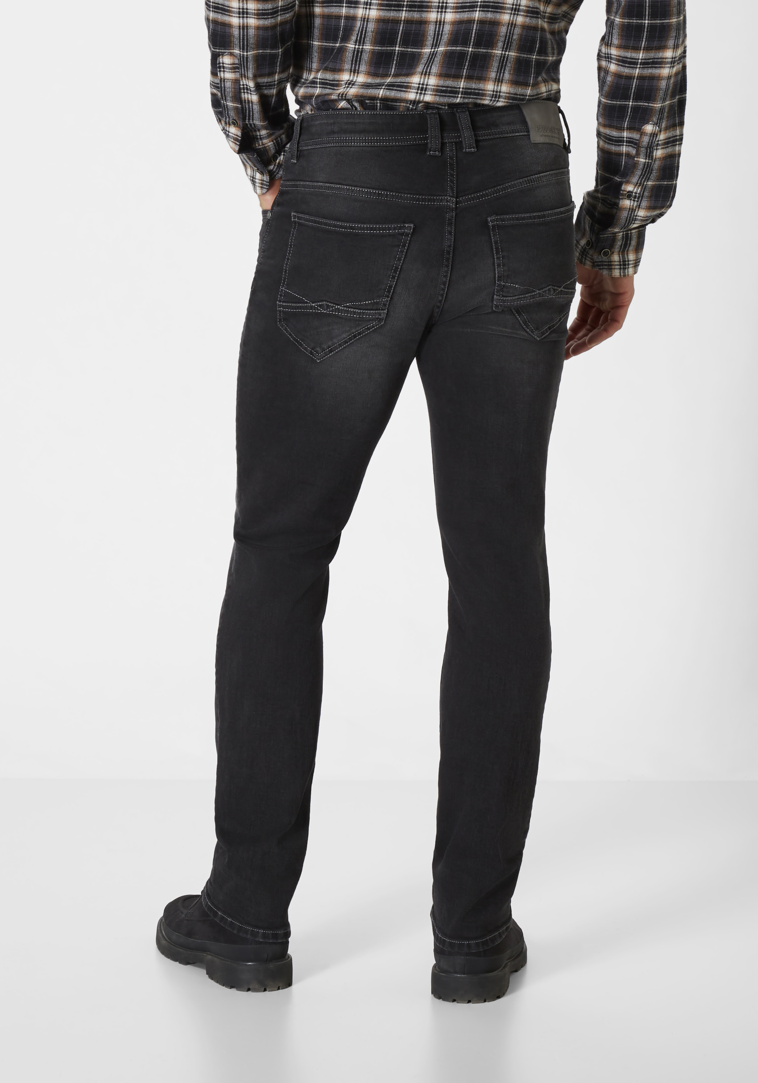 802427472000-6015_10_schwarze-jeans-herren-straight-fit-ben-paddocks.jpg