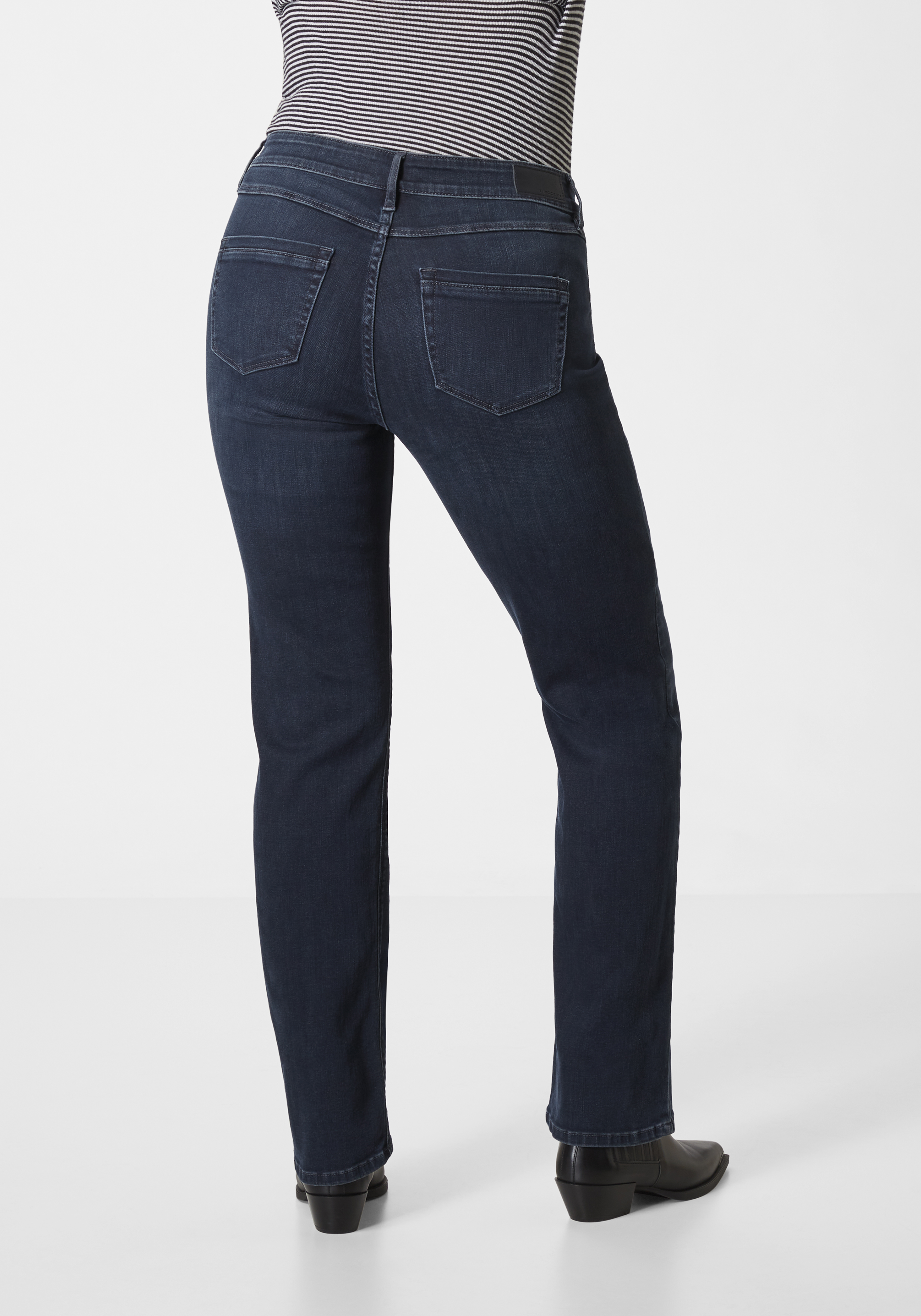 605527199000-5744_10_damen-straight-jeans-stretch-lara-paddocks.jpg